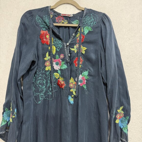 Johnny Was Tunic Shirt Womens Medium Blue Embroidered Floral Boho Peasant Top - Picture 6 of 15